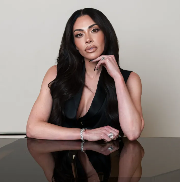 Leila Hormozi Age, Biography, Net Worth, Career, Lifestyle & More 
