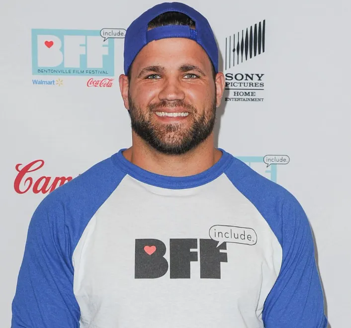 Peyton Hillis Net Worth (2026): Career, Income, Life & Future Peyton Hillis Net Worth (2026) Career, Income, Life & Future