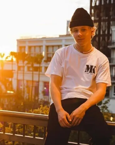 lev cameron age