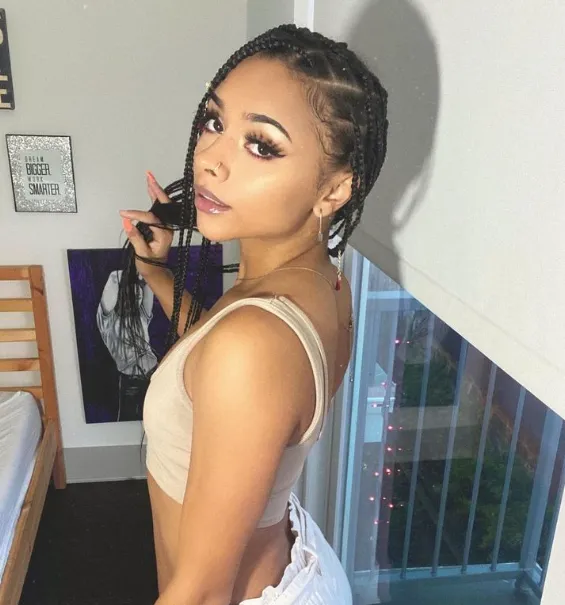 Alix Lapri Age, Biography, Net Worth, Height, Relationship & Career